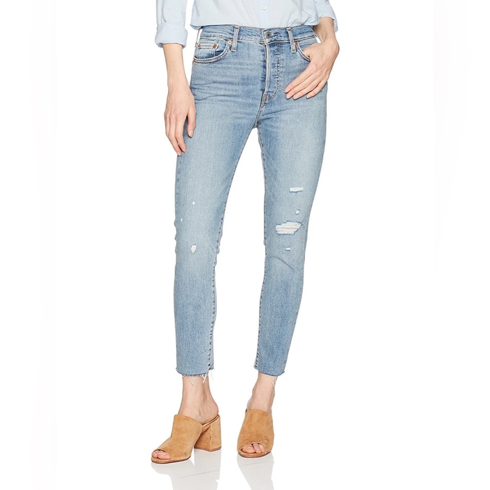 Levi's Wedgie Skinny Jeans Distressed Raw Hem